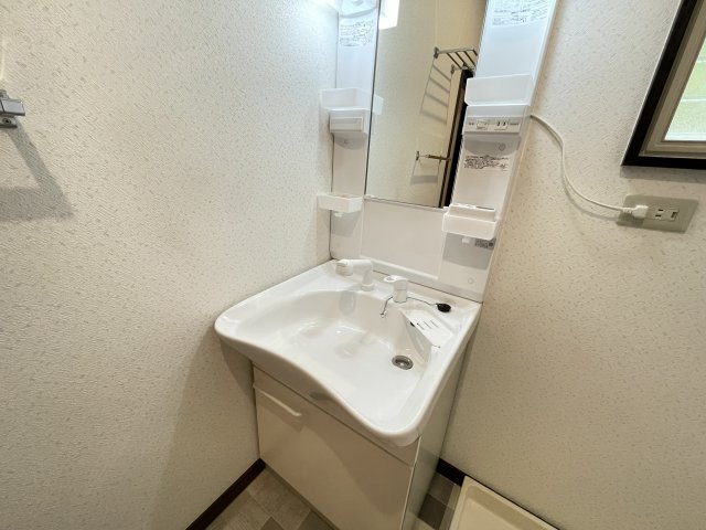 オータム桃山Aの独立洗面台