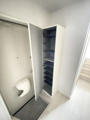 【玄関】 | クラウドガーデン 吉塚 | 別号室の写真になります。現況優先。