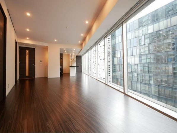 新宿区新宿６丁目の賃貸マンションの居間・リビング