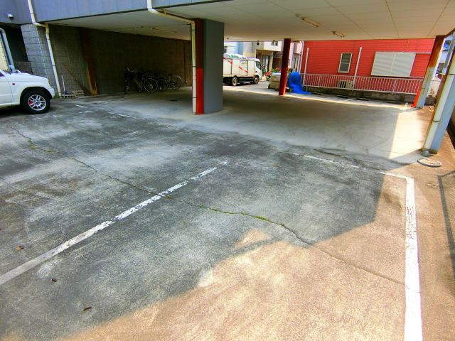 コートブリーゼの駐車場