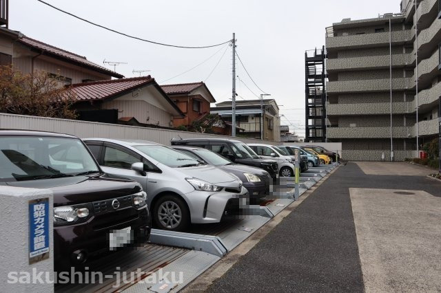 ライオンズマンション船橋東の駐車場
