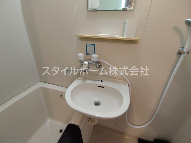 【洗面所】 | サンコーポ山田　C | ゆったりとスペースのある洗面所