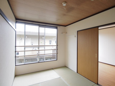 【和室】 | コーポ弥生Ａ棟 | 明るい和室です