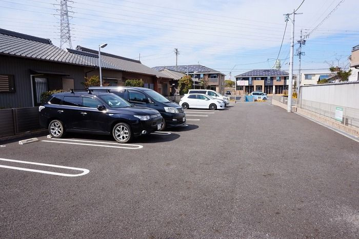 ファミールＴｅｔｔｏ(ﾌｧﾐｰﾙﾃｯﾄ)　　刈谷市近郊の賃貸ならクラスホーム刈谷店の駐車場