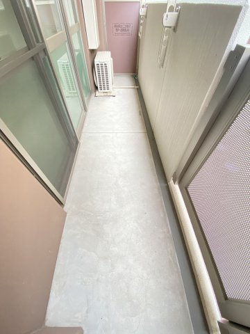 アベニール四天王寺のバルコニー