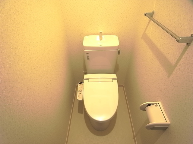 【トイレ】 | ロータス博多 | 清潔感のあるトイレです