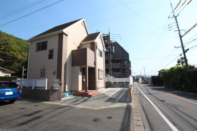 宰府５丁目戸建の前面道路含む現地写真