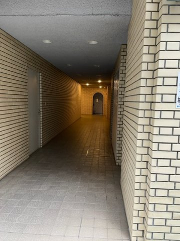 林三番町ビルのエントランス