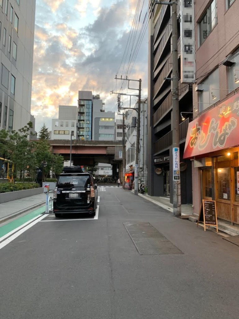 群山ビルの周辺