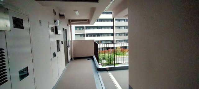 日商岩井菫橋ハイツのその他共用部分|玄関前通路