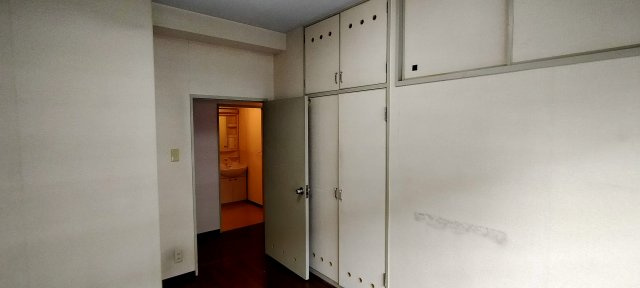 日商岩井菫橋ハイツのその他共用部分|洋室（4.5帖）：こちらのお部屋には収納がございます。