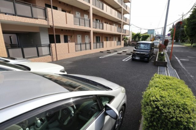 パークサイドパレスの駐車場