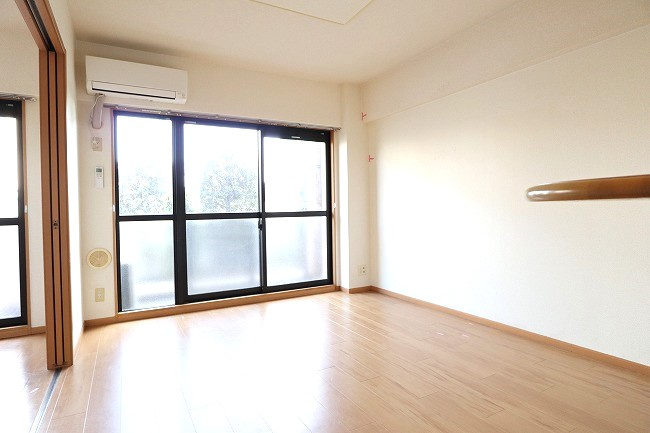 パークサイドパレスの居間・リビング