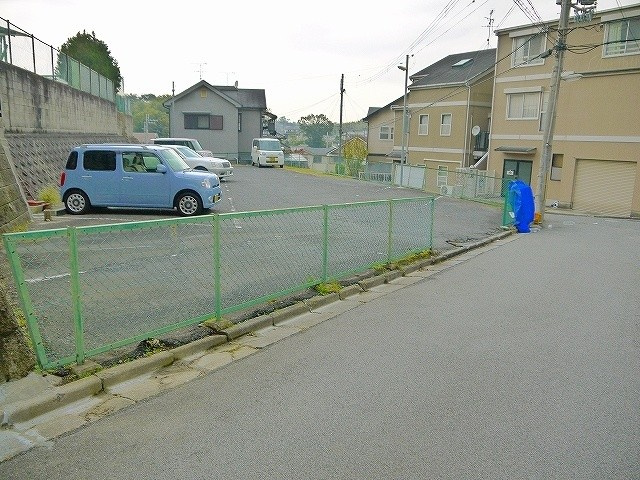 森本モータープール