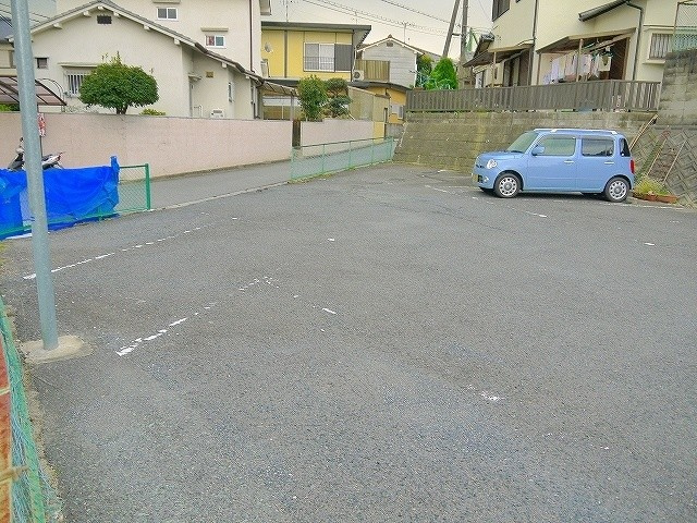 森本モータープール