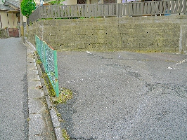 森本モータープール