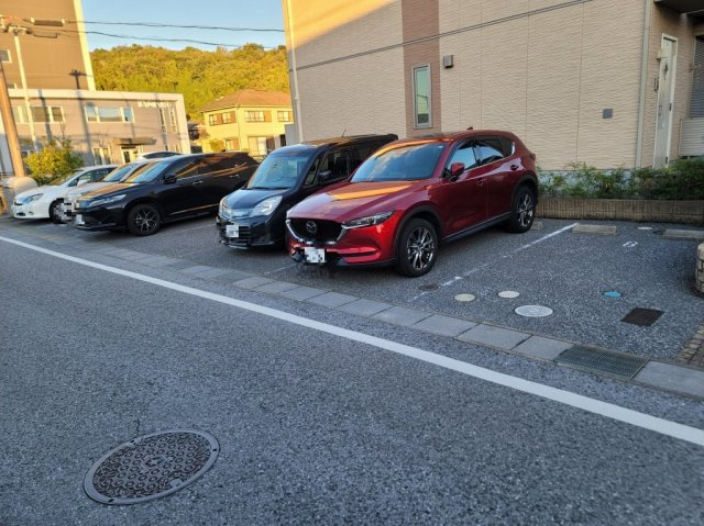 ノブレス・タカの駐車場