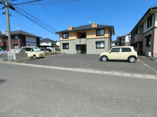 ヴィラージュ　B棟の駐車場