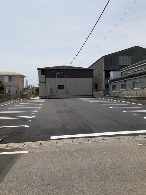 エテルノの駐車場