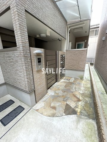 フジパレス吉田本町Ⅰ番館のエントランス