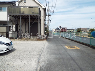 【前面道路含む現地写真】