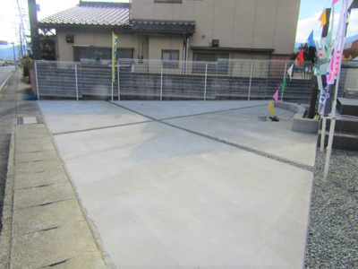 【駐車場】 | 新古住宅　南巨摩郡富士川町 | 車をお持ちの方に嬉しい駐車場付きの物件です
