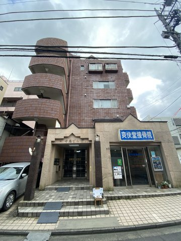 千恵ビルの外観