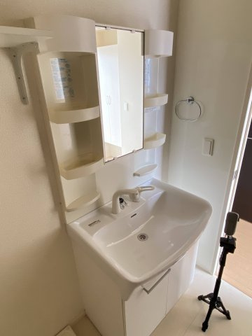 ソフィアの独立洗面台