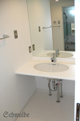 【洗面所】 | シュワルベ | 天井までの鏡