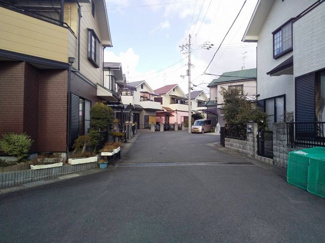 【前面道路含む現地写真】