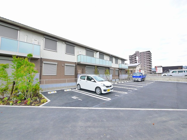Ｓｈａ　Ｍａｉｓｏｎ　Ｃｌｏｃｈｅｔｔｅの駐車場|駐車場があります