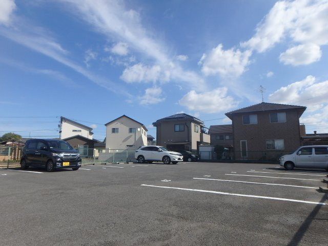 サンベルテ亀山 Ａ棟の駐車場|羽島　サンベルテ亀山　2LDK　駐車場