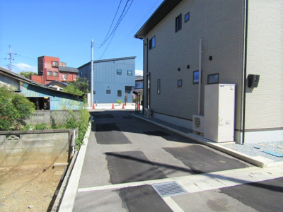 【前面道路含む現地写真】 | エンゼルハウス　甲府市上石田1丁目③ | 前面道路含む現地写真です