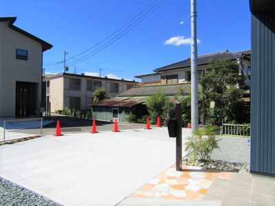【前面道路含む現地写真】 | エンゼルハウス　甲府市上石田1丁目③ | 前面道路含む現地写真です