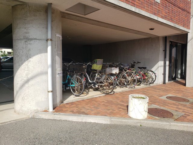 旧ブリックブロックのその他共用部分|駐輪場☆神戸市垂水区　ブリックブロック☆