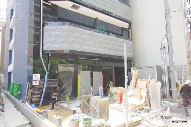 プレサンス北浜オリジン　仲介手数料無料のエントランス