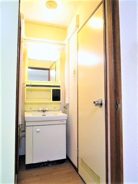 荏原食販ビルの独立洗面台