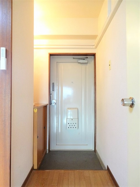 荏原食販ビルの玄関