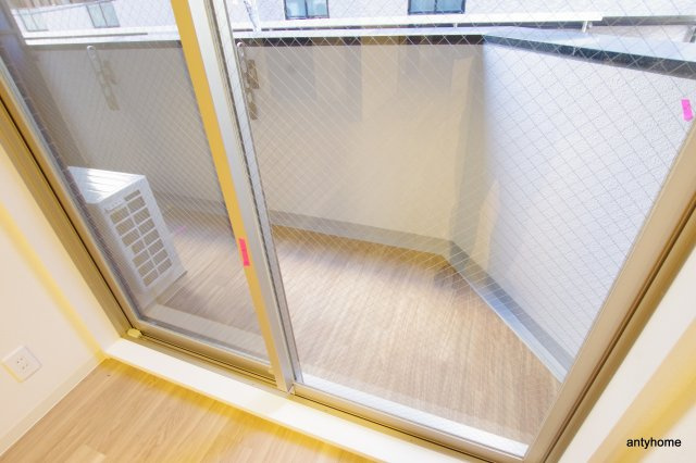 プレサンス阿波座駅前　仲介手数料無料のバルコニー