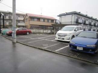 【駐車場】 | いつでも目の届く敷地内に駐車場があります♪荷物がかさばりがちなお買物にも、敷地内駐車場があると便利ですよね☆