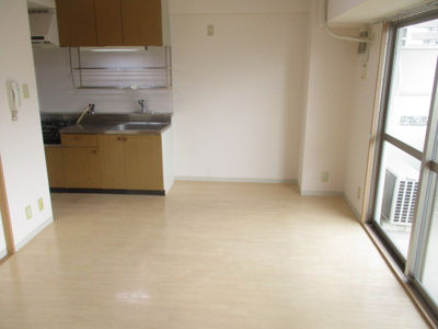 【居間・リビング】 | アクセス