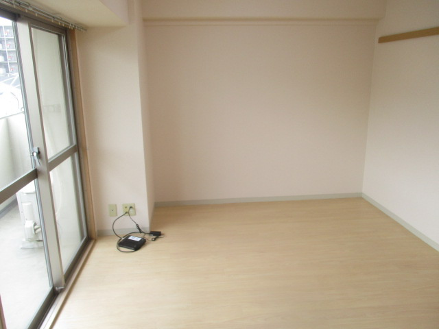 【内装】 | アクセス
