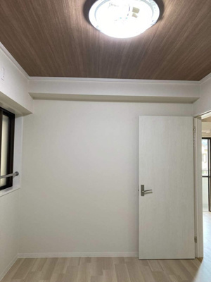 【洋室】 | イーストヴィレッジ | 洋室6帖☆リビングダイニングキッチンから繋がるお部屋です！洋室のお部屋は寝室や子供部屋としても使えますね♪