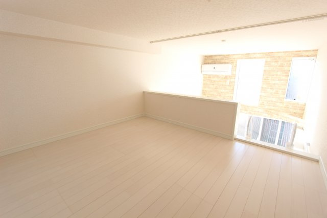 ユナイト衣笠ロバート・ホロビッツの内装|同シリーズ物件の参考写真です。