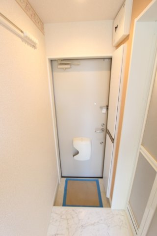 ユナイト衣笠ロバート・ホロビッツの玄関|同シリーズ物件の参考写真です。