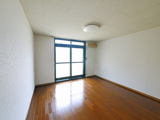 シャルマン南紀寺の居間・リビング|ゆったり過ごせる居間です