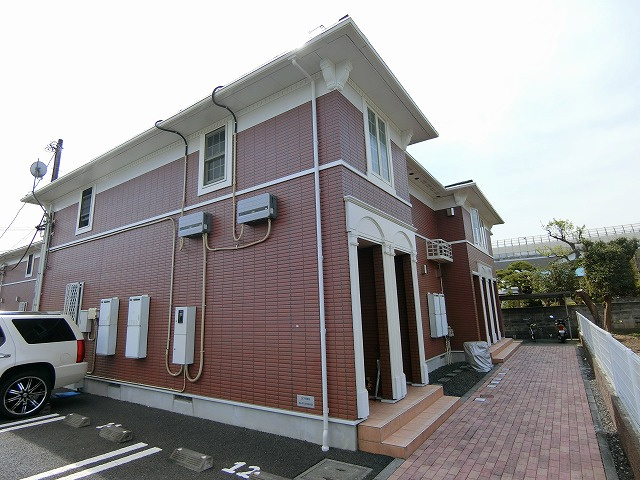 ラークBの外観