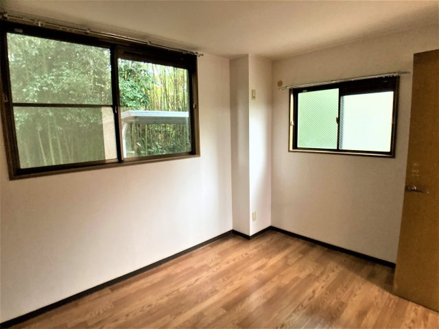 セゾン冨貴の洋室