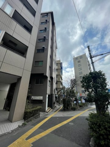 朋和ビルの外観
