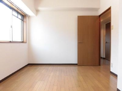 ベラジオ烏丸御池の子供部屋|洋室